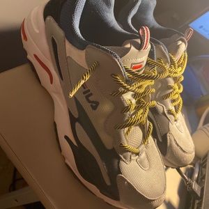 fila ray tracers on sale for 45$